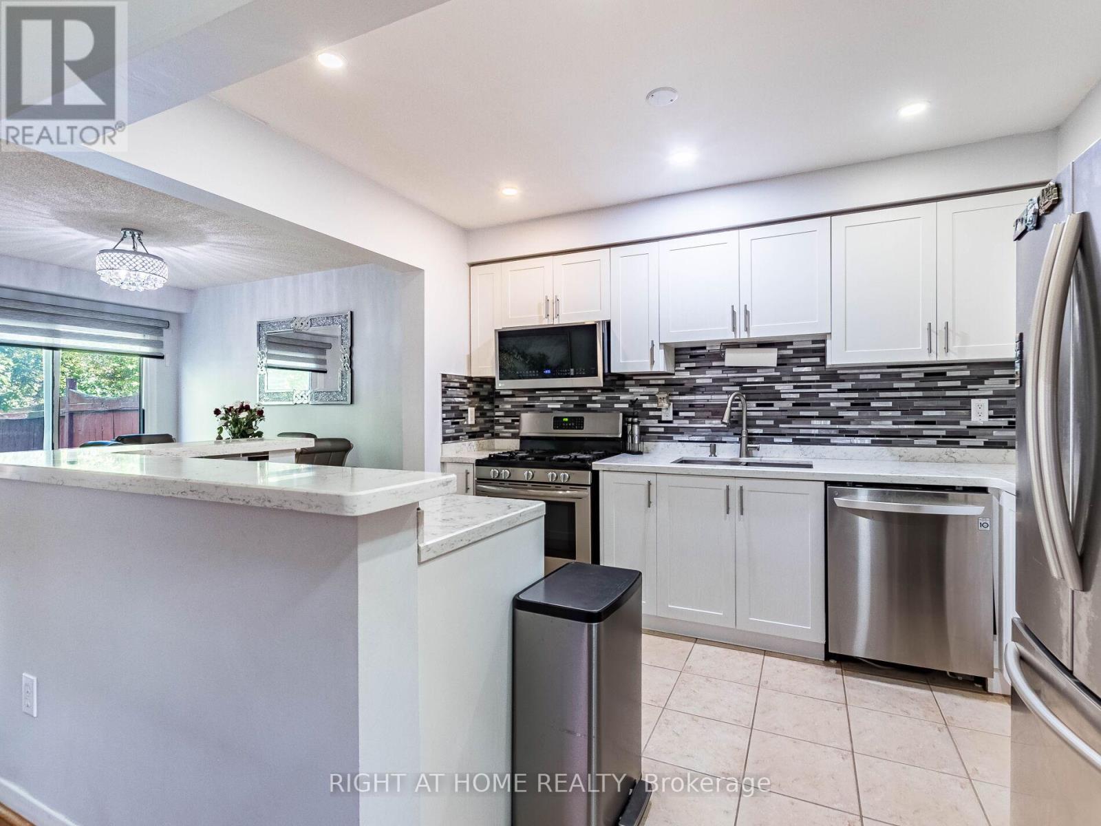 217 - 5030 Heatherleigh Avenue, Mississauga, Ontario  L5V 2G7 - Photo 16 - W12365596