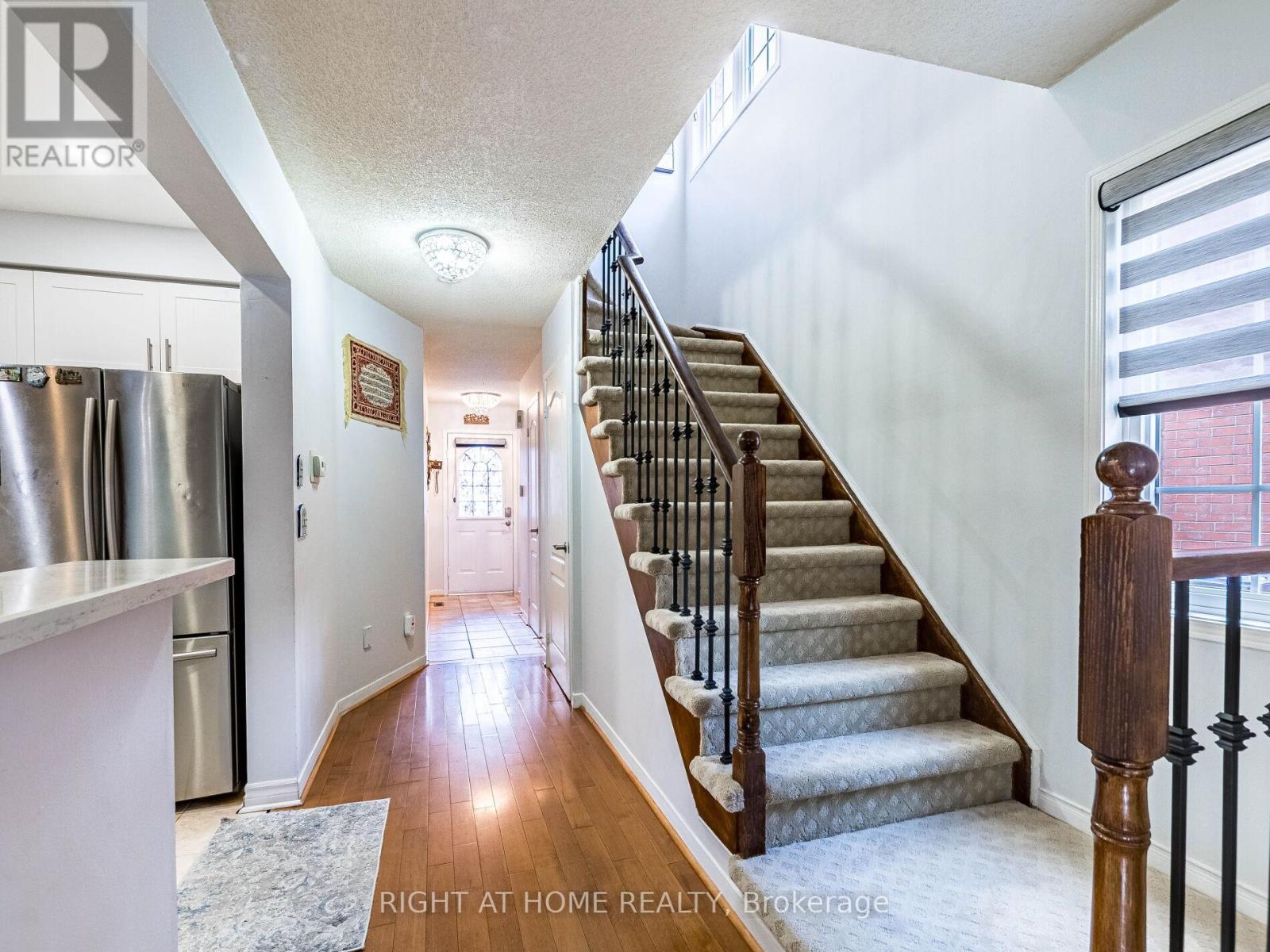 217 - 5030 Heatherleigh Avenue, Mississauga, Ontario  L5V 2G7 - Photo 5 - W12365596