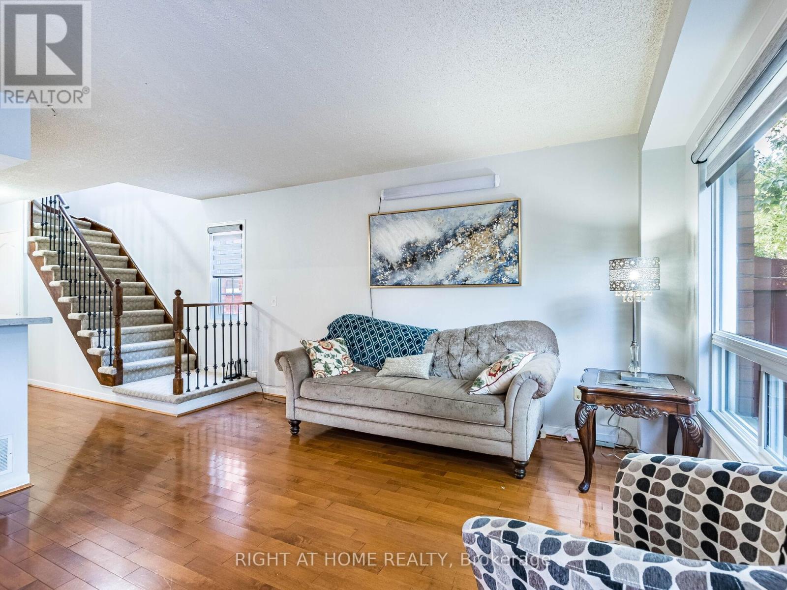 217 - 5030 Heatherleigh Avenue, Mississauga, Ontario  L5V 2G7 - Photo 9 - W12365596