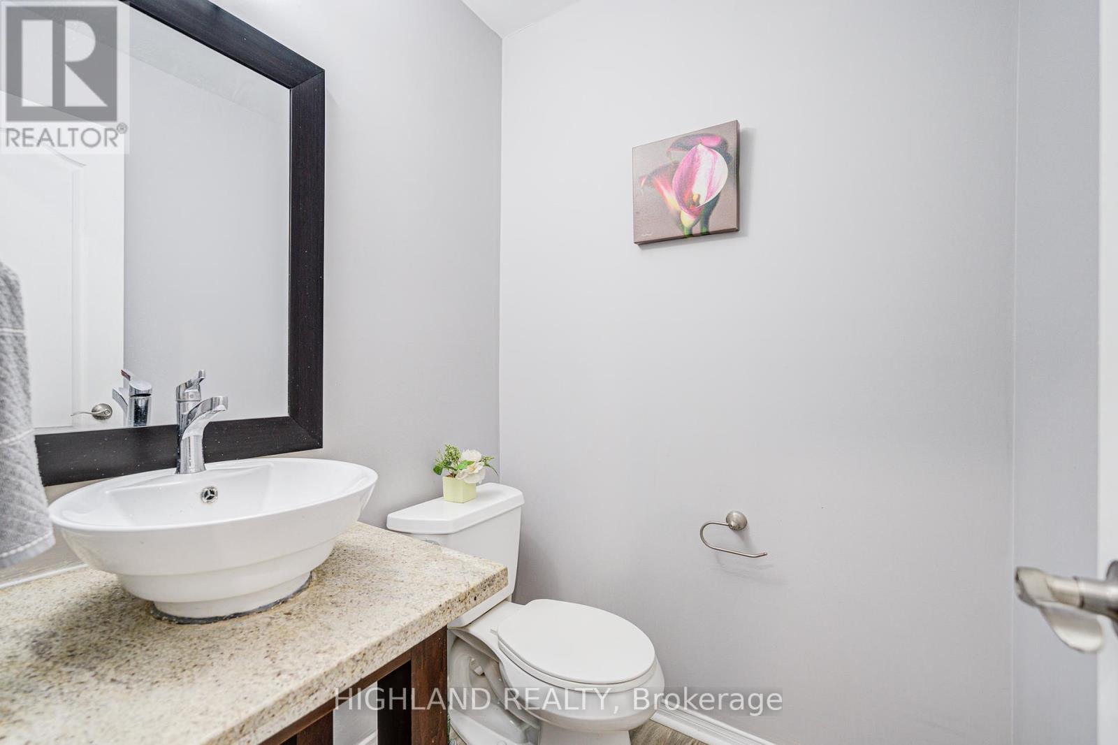 4781 Crystal Rose Drive, Mississauga (East Credit), Ontario  L5V 1G9 - Photo 10 - W12365621