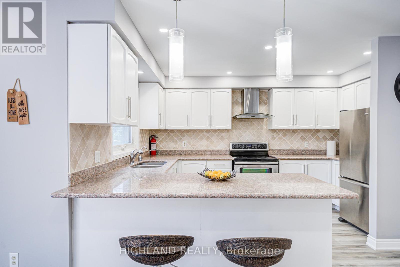 4781 Crystal Rose Drive, Mississauga (East Credit), Ontario  L5V 1G9 - Photo 16 - W12365621