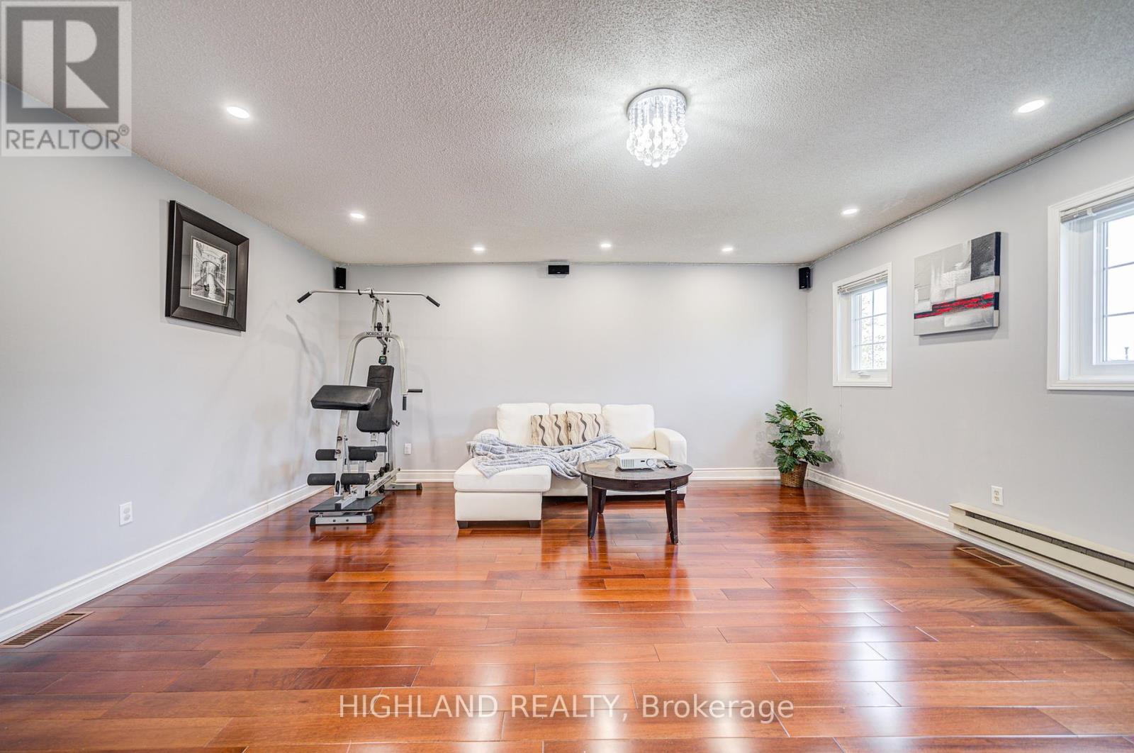 4781 Crystal Rose Drive, Mississauga (East Credit), Ontario  L5V 1G9 - Photo 20 - W12365621