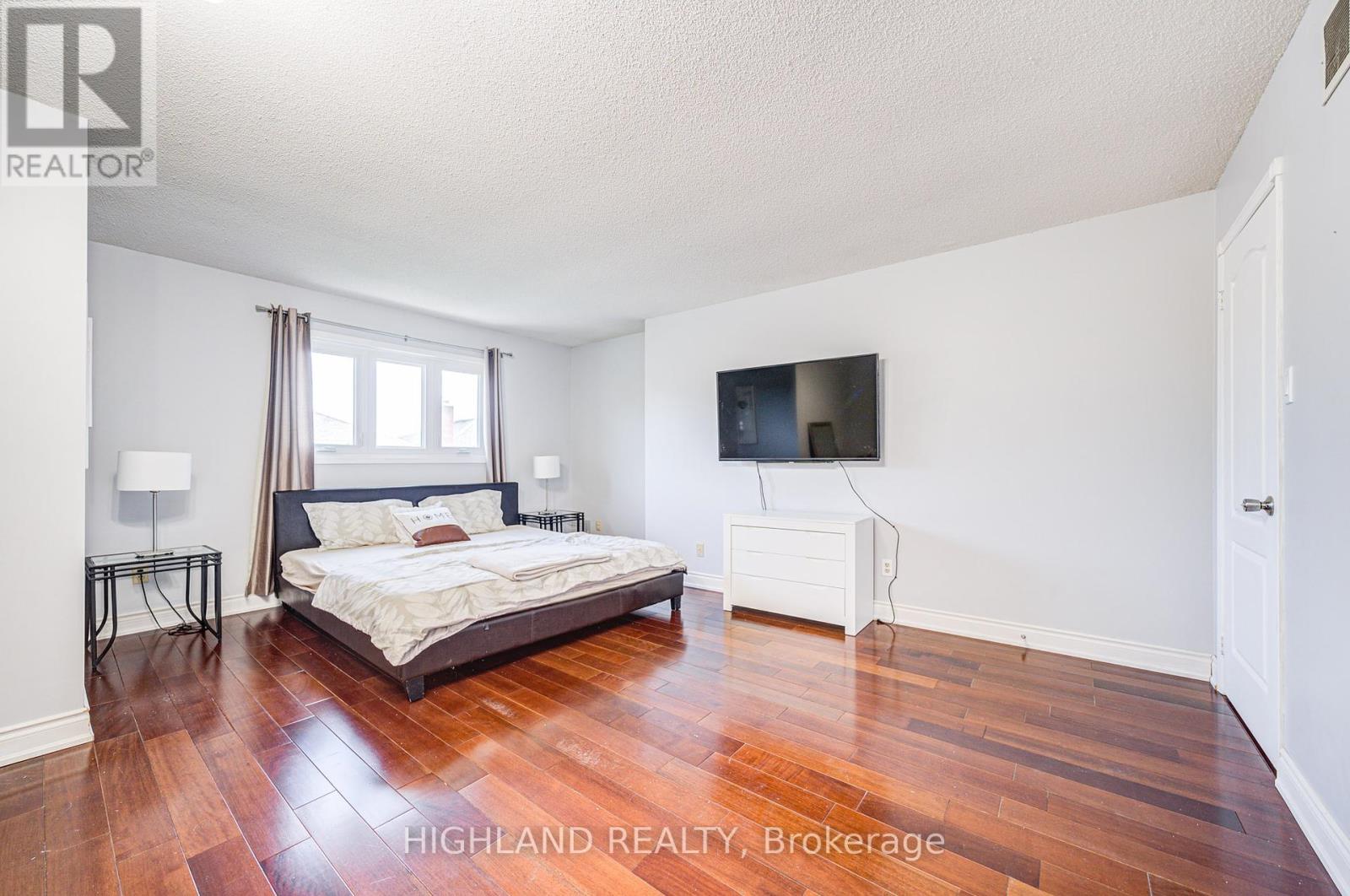 4781 Crystal Rose Drive, Mississauga (East Credit), Ontario  L5V 1G9 - Photo 25 - W12365621