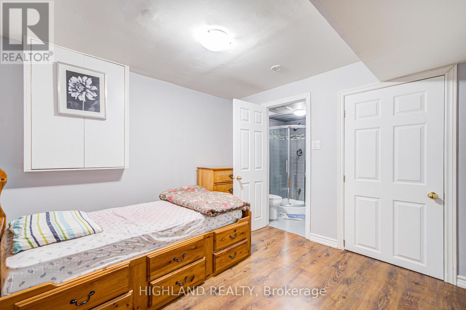 4781 Crystal Rose Drive, Mississauga (East Credit), Ontario  L5V 1G9 - Photo 37 - W12365621