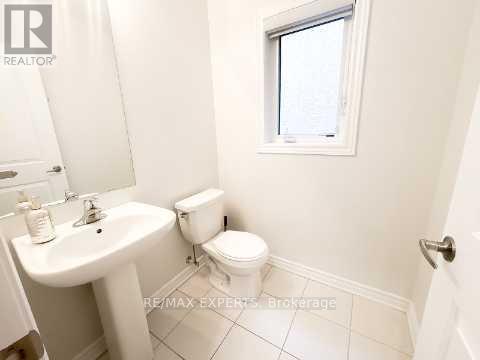1426 Farrow Crescent, Innisfil, Ontario  L9S 0L6 - Photo 18 - N12362443