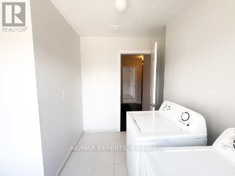 1426 Farrow Crescent, Innisfil, Ontario  L9S 0L6 - Photo 23 - N12362443