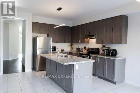 1426 Farrow Crescent, Innisfil, Ontario  L9S 0L6 - Photo 11 - N12362443