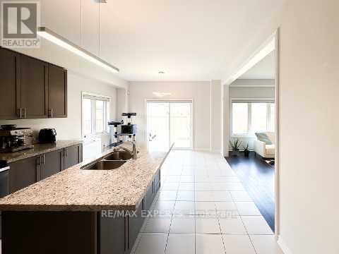 1426 Farrow Crescent, Innisfil, Ontario  L9S 0L6 - Photo 13 - N12362443
