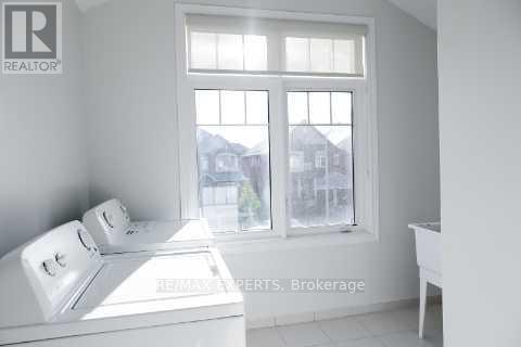 1426 Farrow Crescent, Innisfil, Ontario  L9S 0L6 - Photo 22 - N12362443