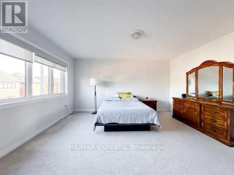 1426 Farrow Crescent, Innisfil, Ontario  L9S 0L6 - Photo 24 - N12362443