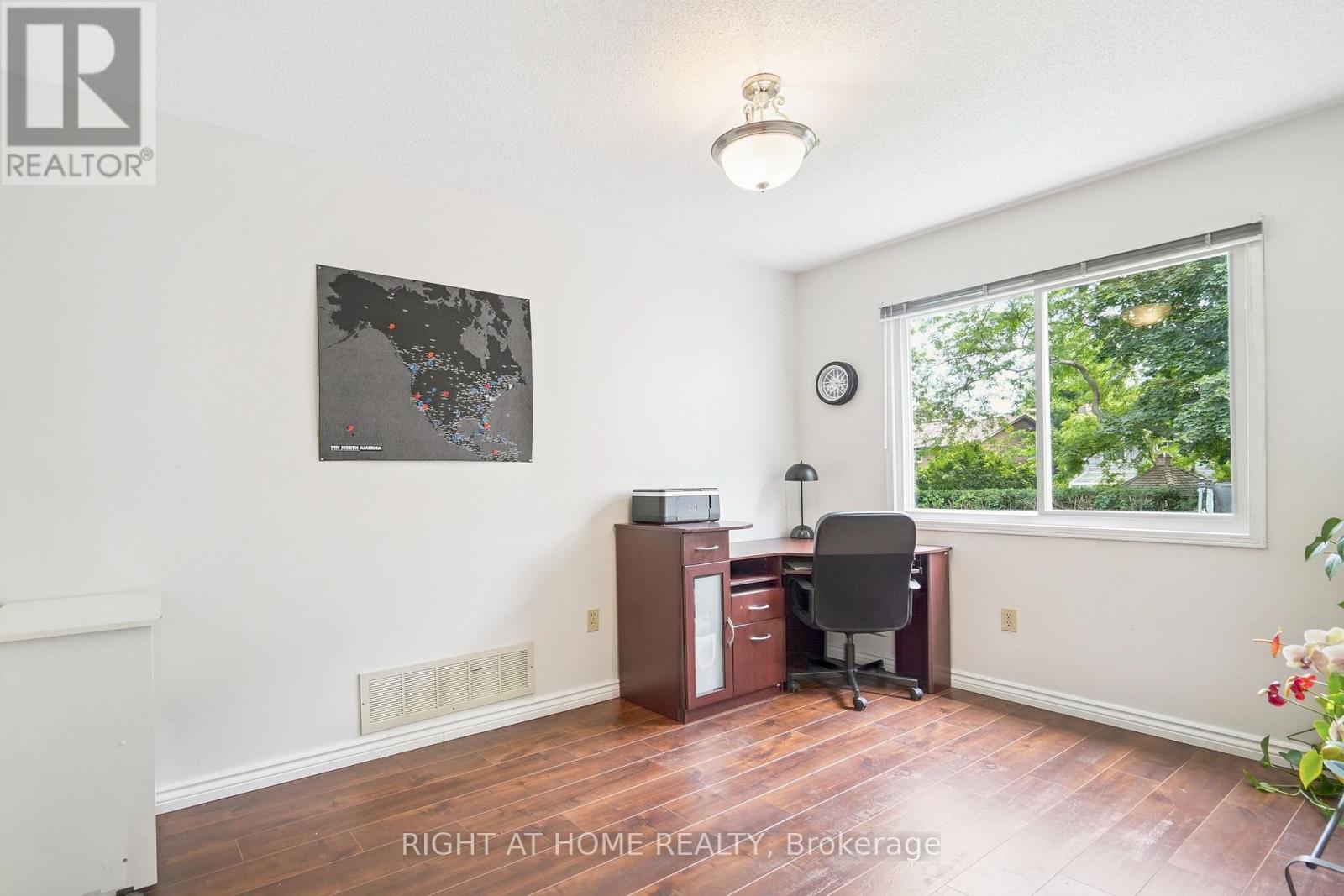 309 Amberly Boulevard, Hamilton, Ontario  L9G 4B6 - Photo 16 - X12299052