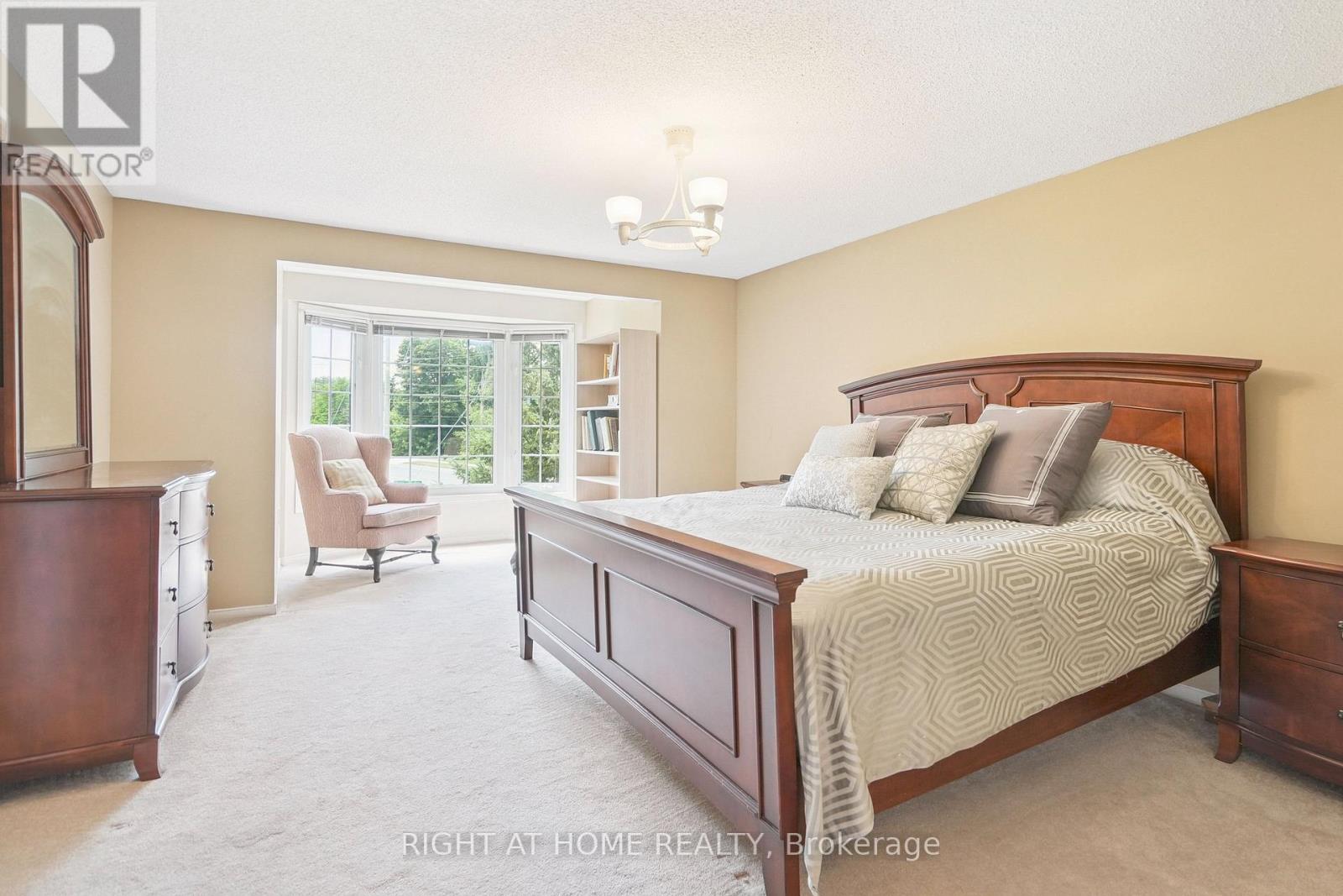 309 Amberly Boulevard, Hamilton, Ontario  L9G 4B6 - Photo 18 - X12299052