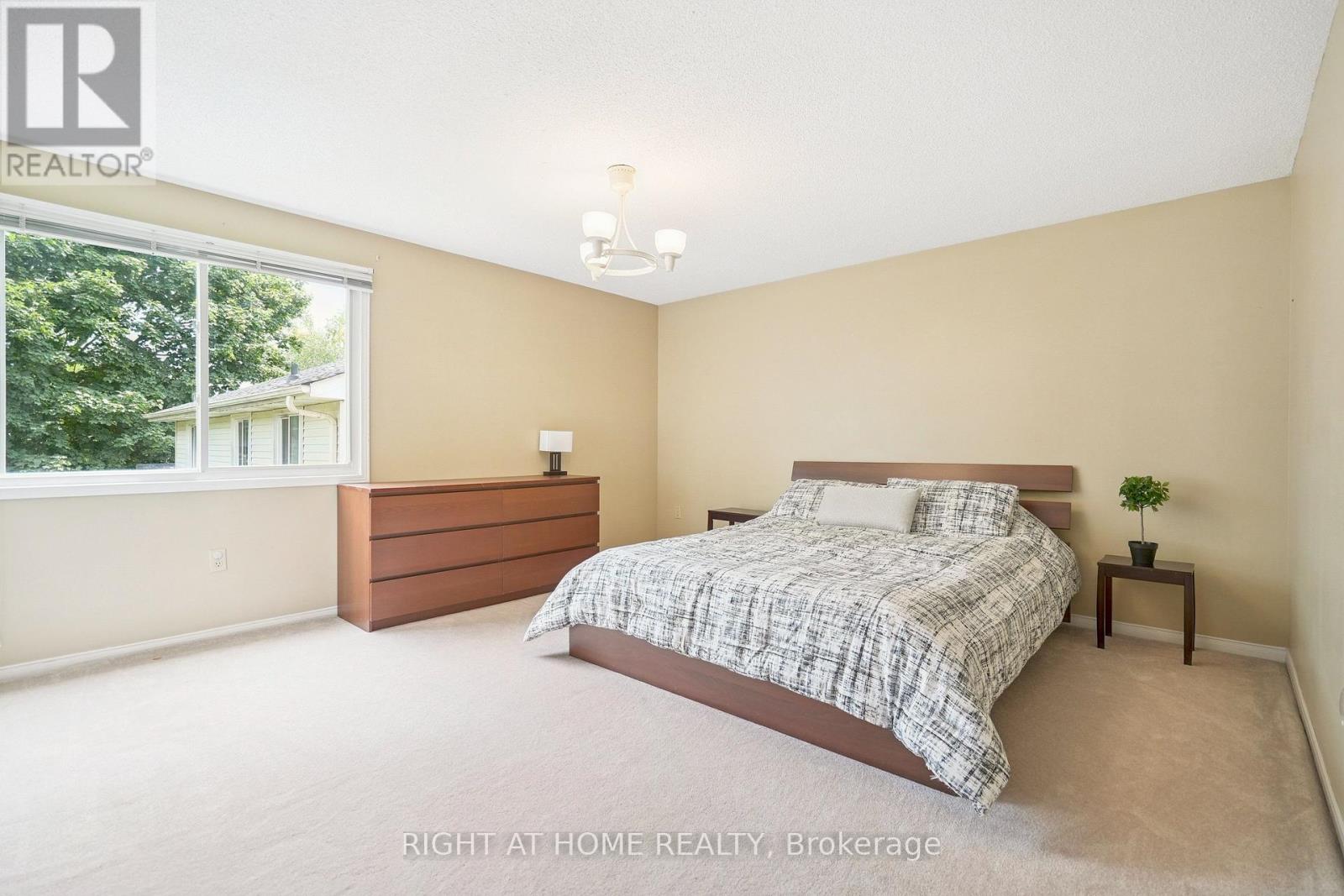 309 Amberly Boulevard, Hamilton, Ontario  L9G 4B6 - Photo 21 - X12299052