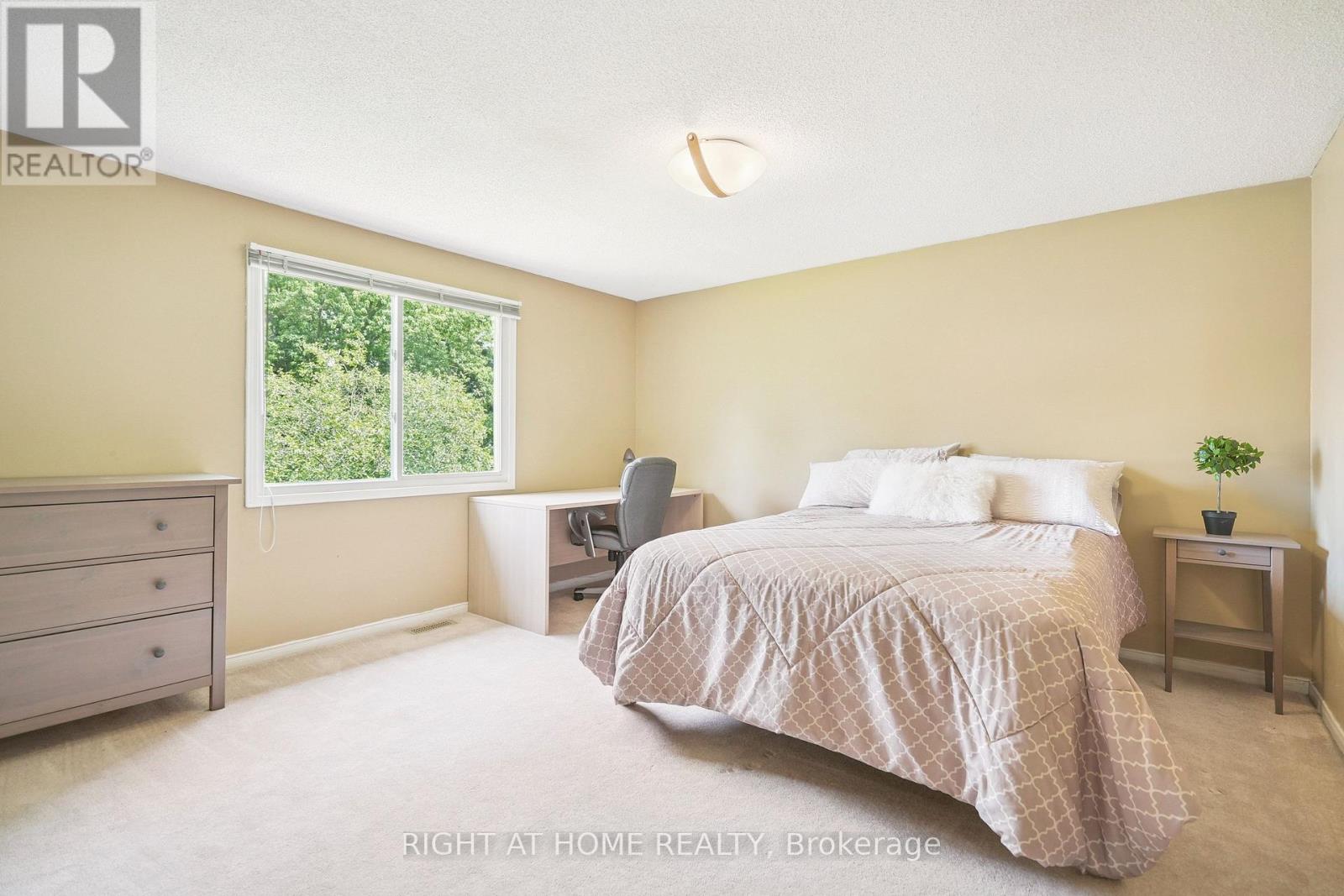 309 Amberly Boulevard, Hamilton, Ontario  L9G 4B6 - Photo 23 - X12299052