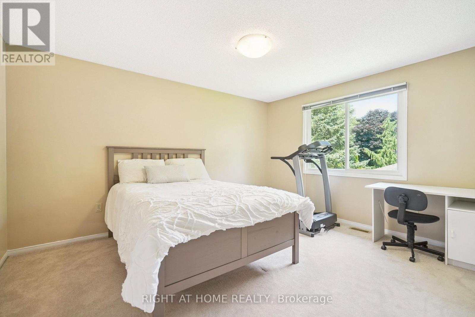 309 Amberly Boulevard, Hamilton, Ontario  L9G 4B6 - Photo 24 - X12299052