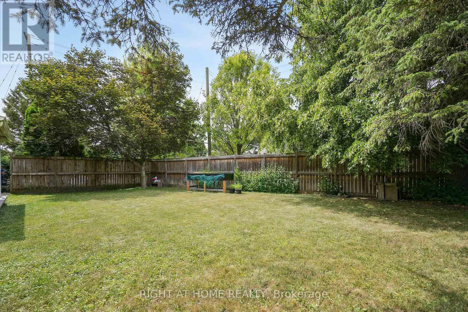 309 Amberly Boulevard, Hamilton, Ontario  L9G 4B6 - Photo 33 - X12299052