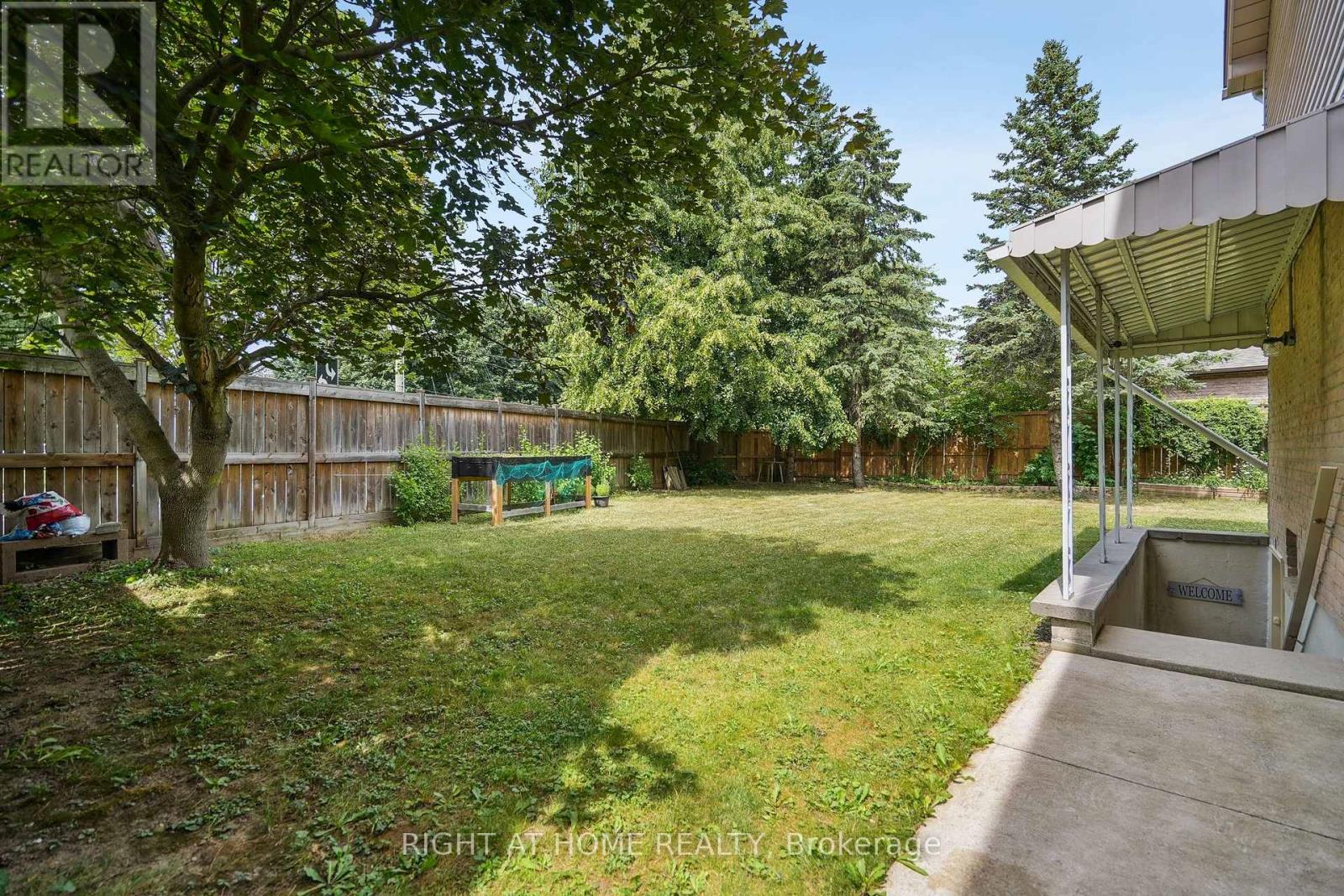 309 Amberly Boulevard, Hamilton, Ontario  L9G 4B6 - Photo 36 - X12299052