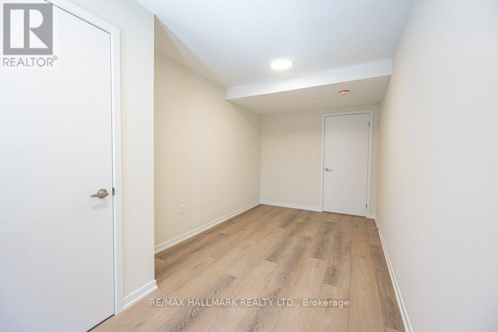 49 Matawin Lane, Richmond Hill, Ontario L4B 0H8 - Photo 5 - N12365624