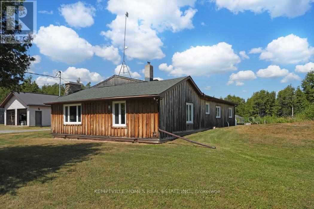 4095 Paden Road, Ottawa, Ontario  K0A 2T0 - Photo 21 - X12365662