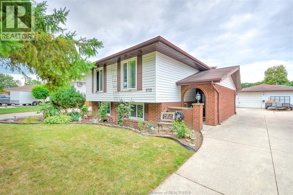MLS# 25021625: 9715 OSBORN, Windsor, Canada