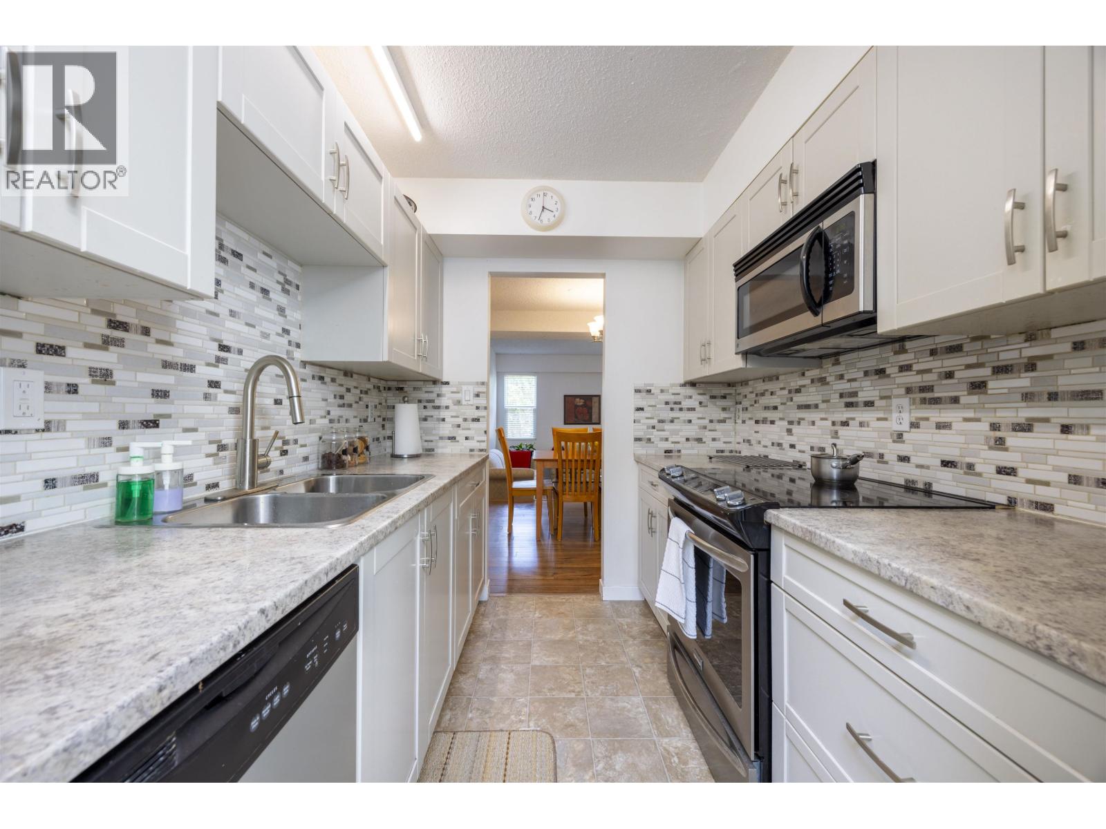 Property at 2 19022 119B AVENUE image 3