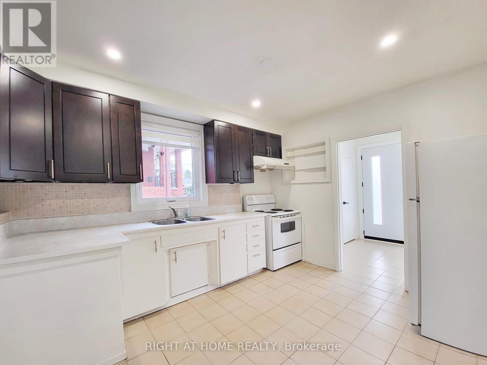 472 Ellerslie Avenue, Toronto, Ontario  M2R 1C4 - Photo 15 - C12365640