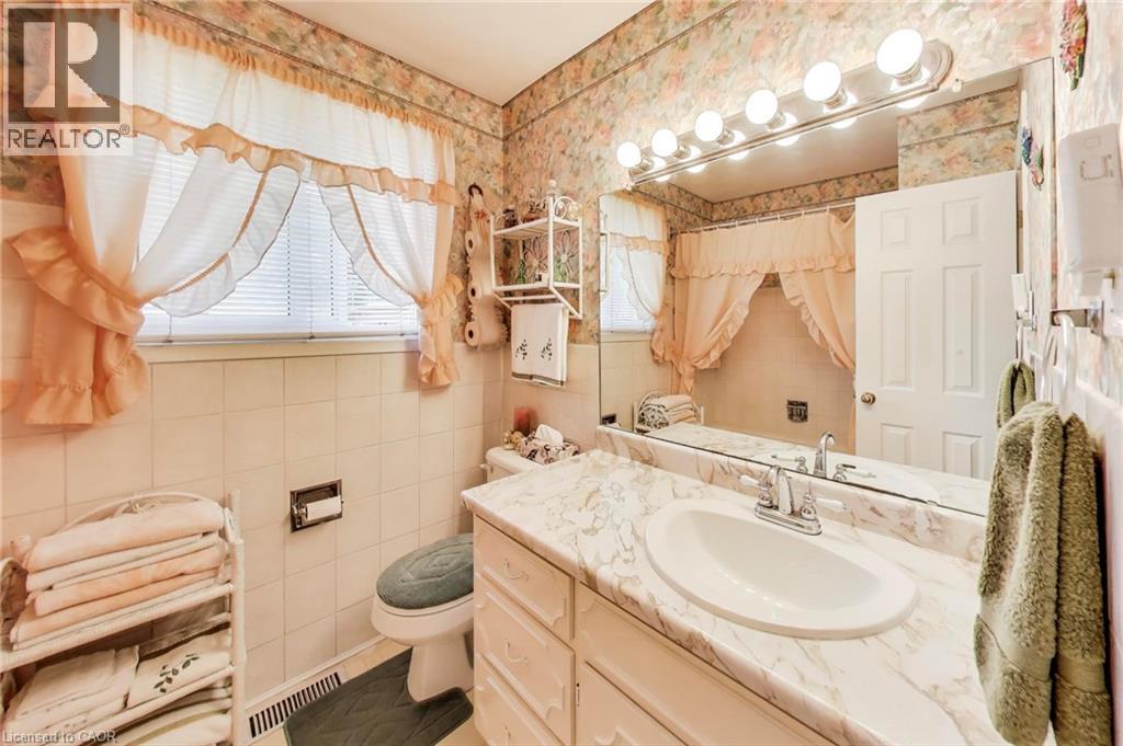 5 Woodsview Place, Grimsby, Ontario  L3M 2H1 - Photo 16 - 40761711