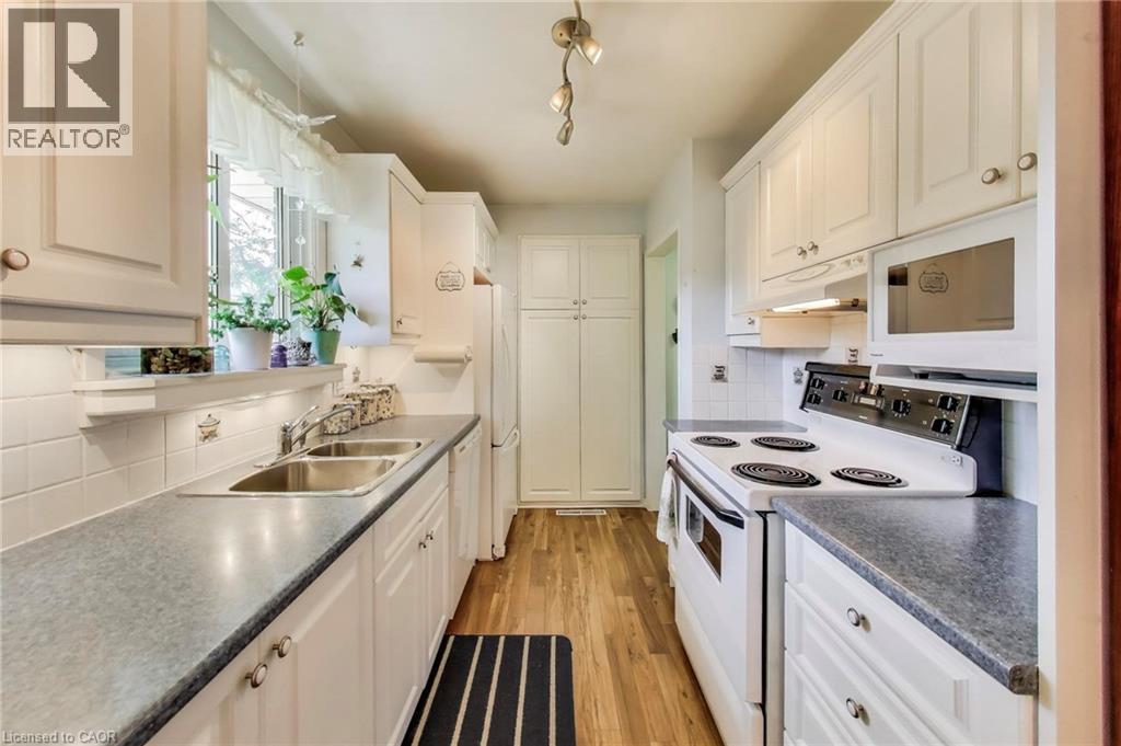 5 Woodsview Place, Grimsby, Ontario  L3M 2H1 - Photo 8 - 40761711