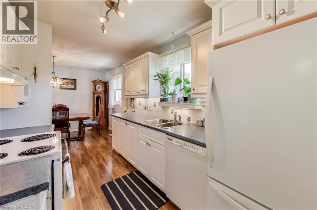 5 Woodsview Place, Grimsby, Ontario  L3M 2H1 - Photo 9 - 40761711