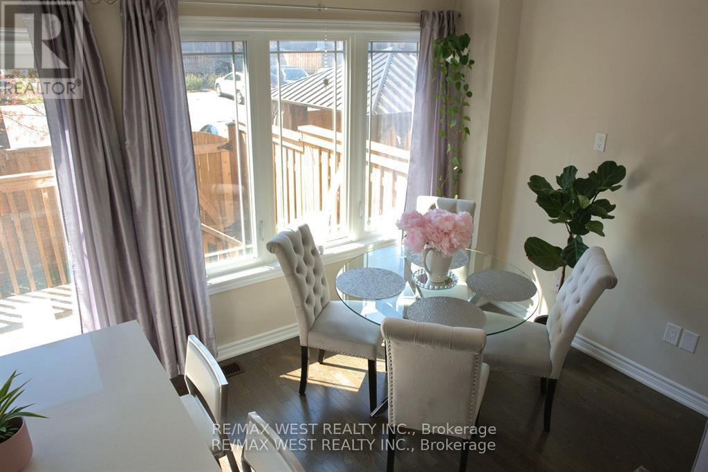 37 Cygnus Crescent, Barrie, Ontario  L4M 0K6 - Photo 5 - S12365649