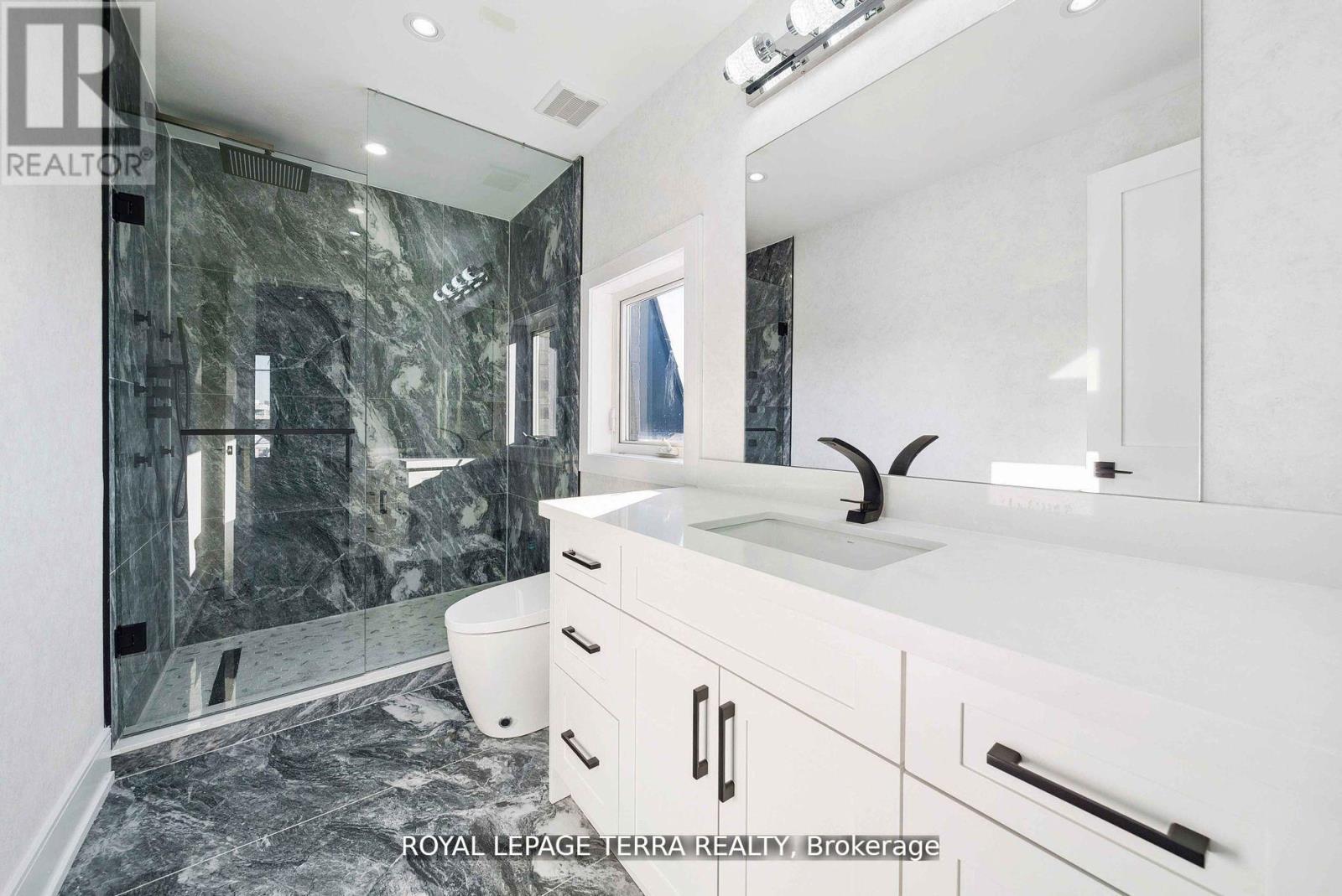 309 Ranee Avenue, Toronto (Yorkdale-Glen Park), Ontario  M6A 1N9 - Photo 26 - W12365655