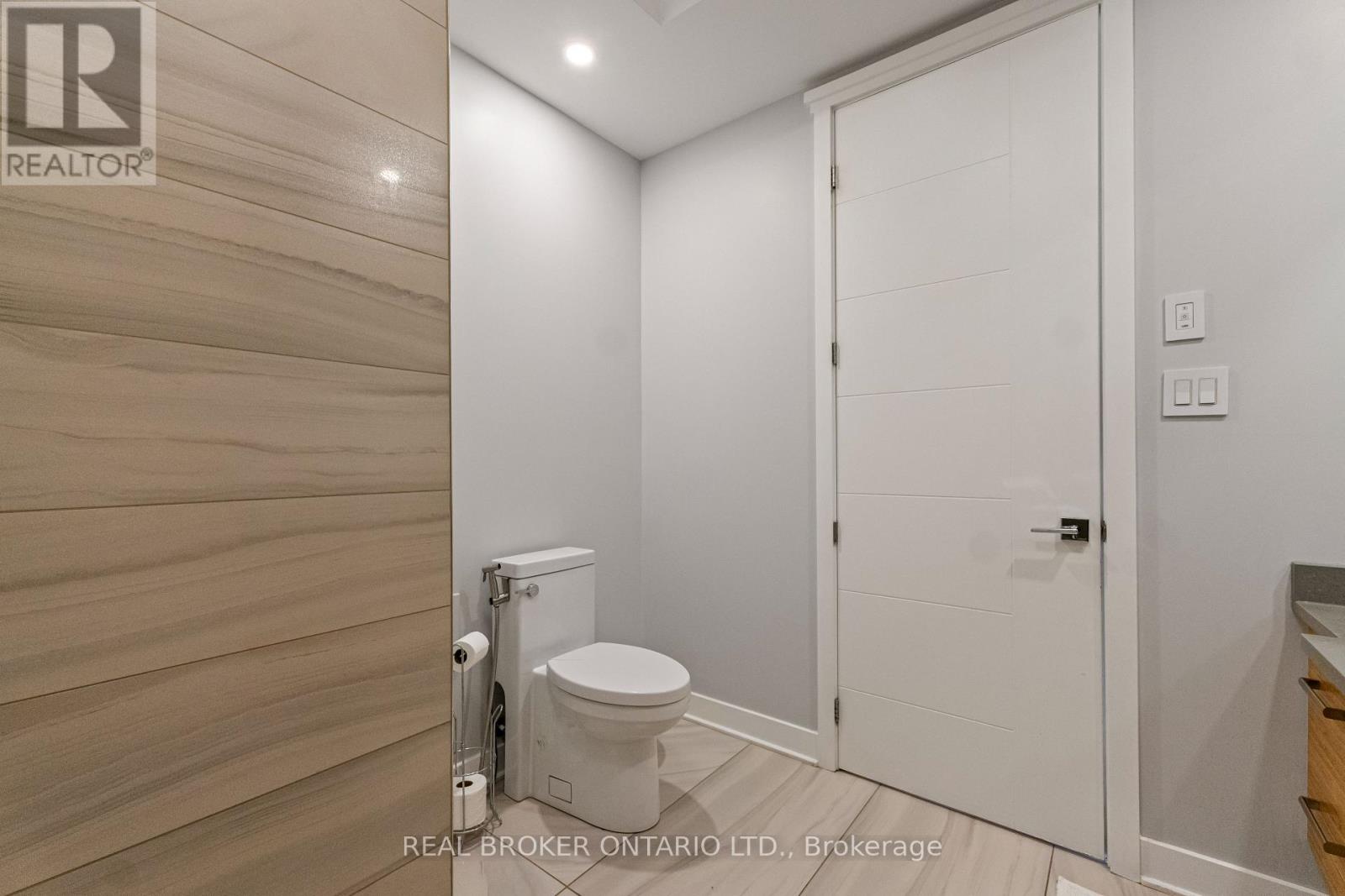 69 Donald Street, Ottawa, Ontario  K1K 1N3 - Photo 41 - X12365685