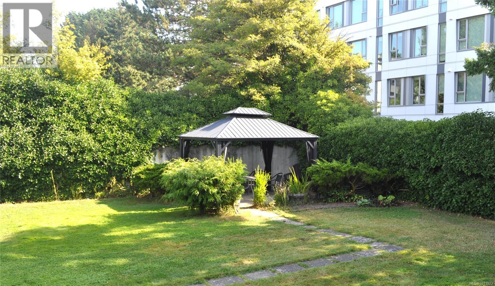 303 1068 Tolmie Ave, Saanich, British Columbia  V8X 4T4 - Photo 21 - 1011923