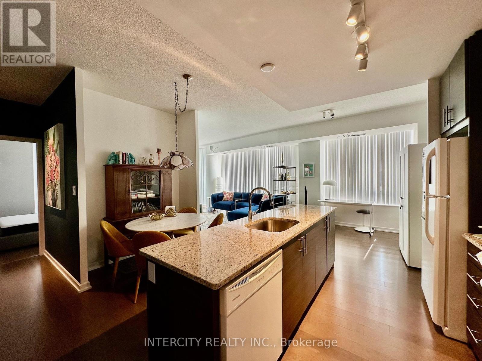 2206 - 70 Forest Manor Road, Toronto, Ontario  M2J 0A9 - Photo 3 - C12365686