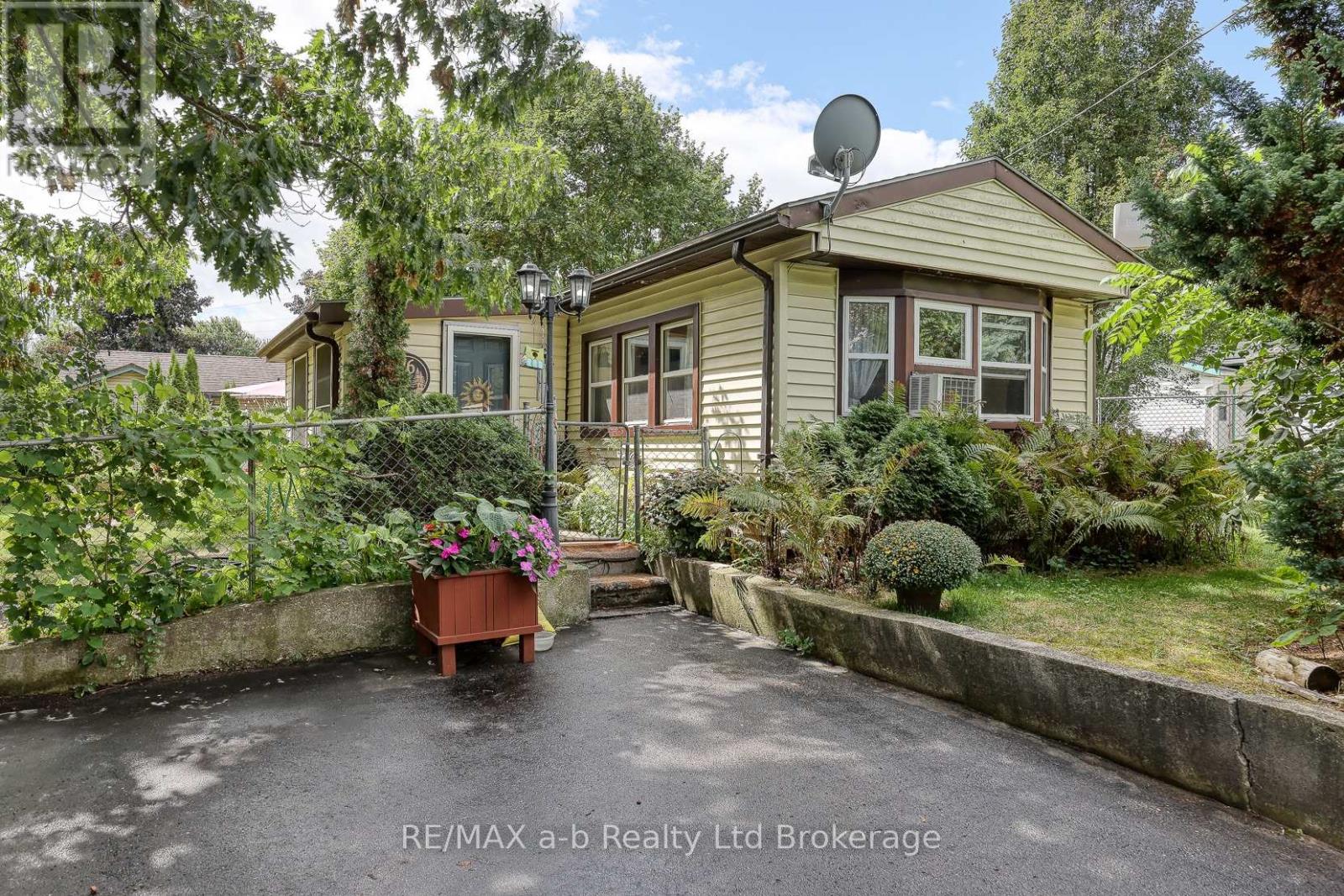 26 - 746112 Township 4 Road, Blandford-Blenheim, Ontario  N4S 7V9 - Photo 3 - X12361529