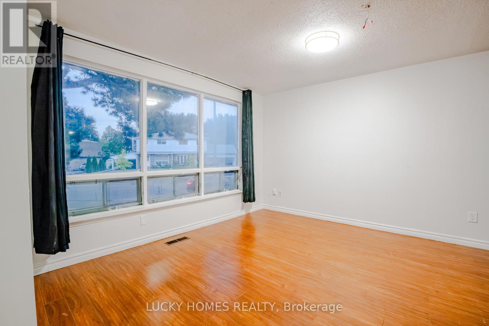 Main Level - 43 Berner Trail, Toronto, Ontario  M1B 1B1 - Photo 7 - E12361348