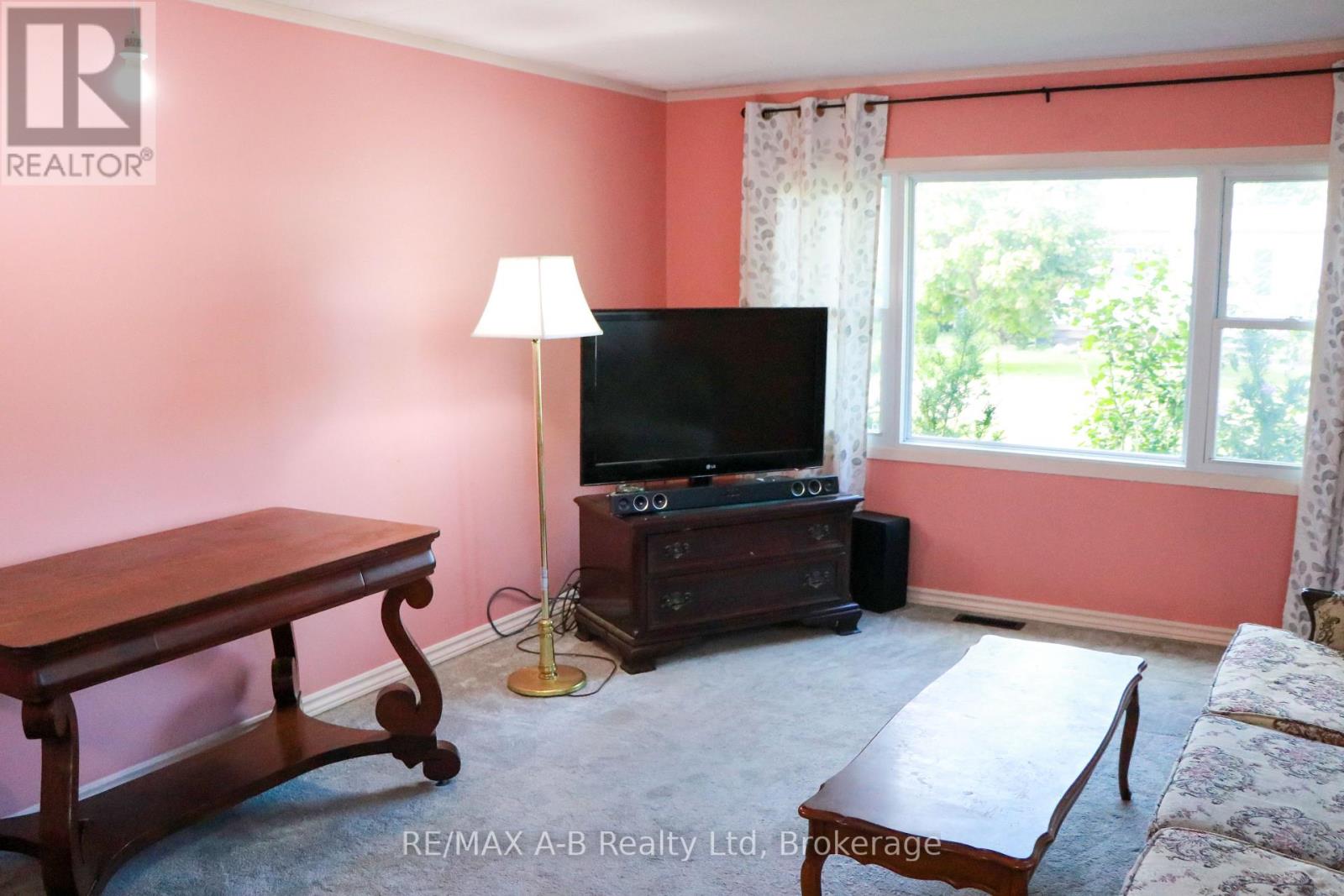 191 Cedar Street, Perth East (Crystal Lake), Ontario  N5A 6S6 - Photo 13 - X12365748