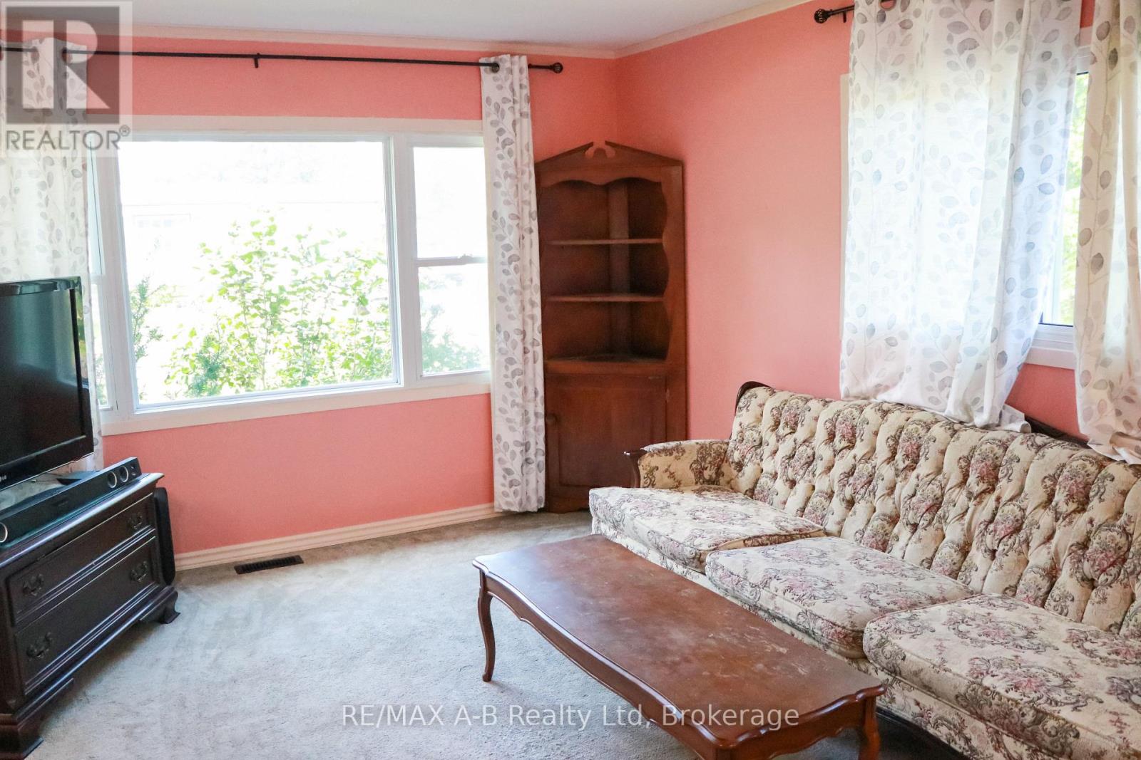 191 Cedar Street, Perth East (Crystal Lake), Ontario  N5A 6S6 - Photo 14 - X12365748