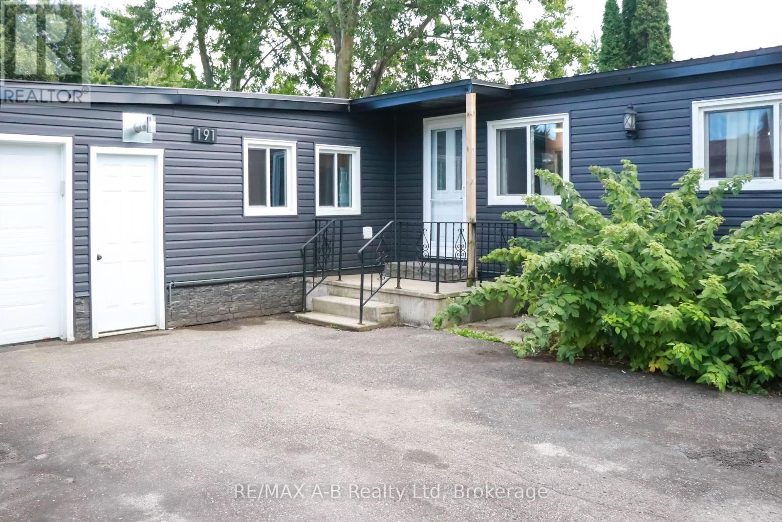191 Cedar Street, Perth East (Crystal Lake), Ontario  N5A 6S6 - Photo 2 - X12365748