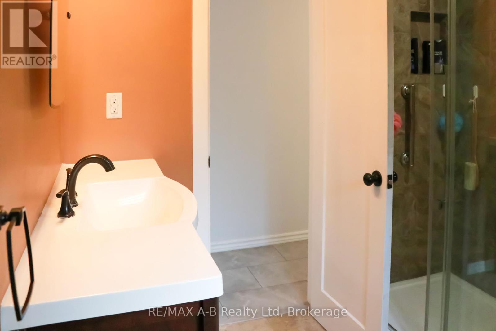 191 Cedar Street, Perth East (Crystal Lake), Ontario  N5A 6S6 - Photo 21 - X12365748