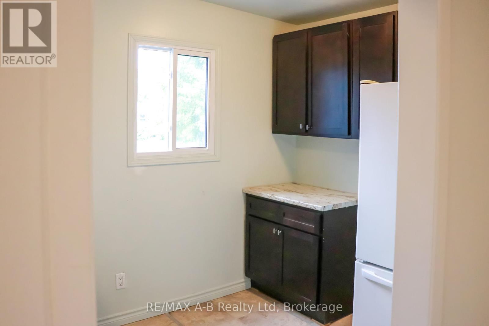 191 Cedar Street, Perth East (Crystal Lake), Ontario  N5A 6S6 - Photo 38 - X12365748