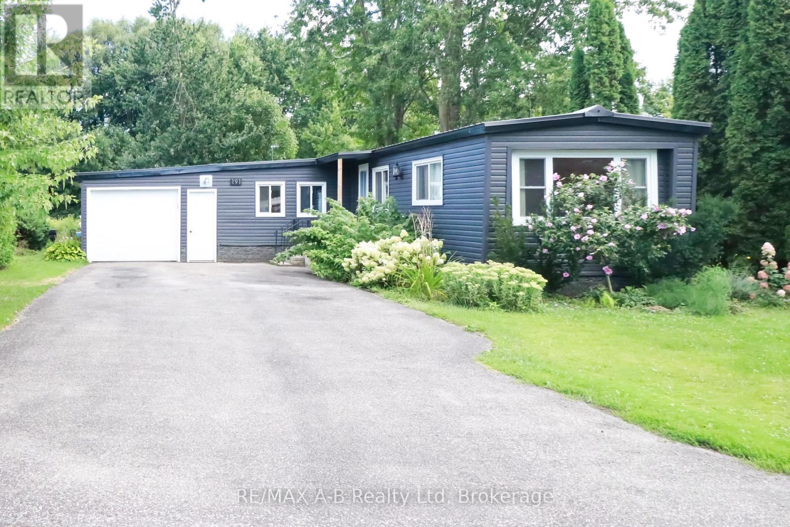 191 Cedar Street, Perth East (Crystal Lake), Ontario  N5A 6S6 - Photo 5 - X12365748