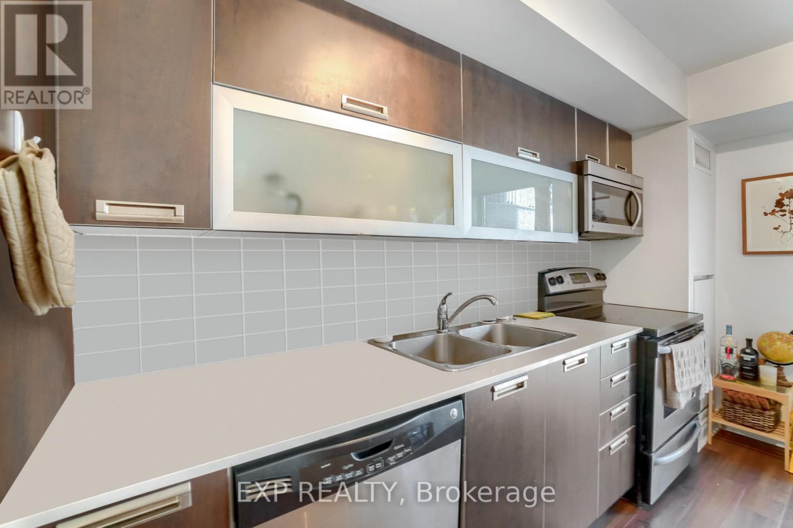 308 - 28 Ted Rogers Way, Toronto, Ontario  M4Y 2W7 - Photo 12 - C12365734