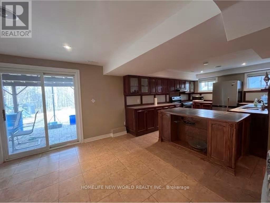 48 SANDBANKS DRIVE, Richmond Hill, Ontario