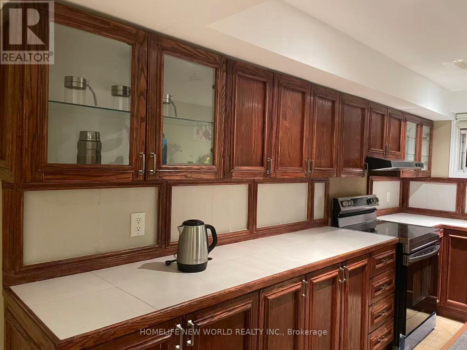 48 Sandbanks Drive, Richmond Hill, Ontario  L4E 4K7 - Photo 4 - N12365749