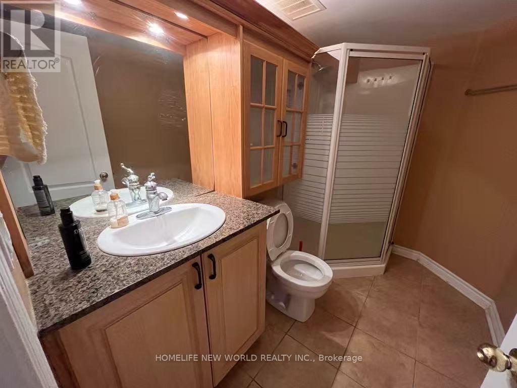 48 Sandbanks Drive, Richmond Hill, Ontario  L4E 4K7 - Photo 5 - N12365749