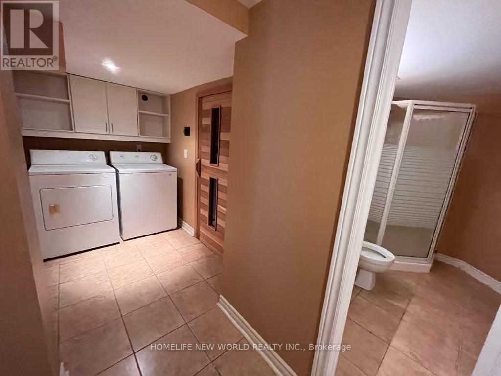 48 Sandbanks Drive, Richmond Hill, Ontario  L4E 4K7 - Photo 6 - N12365749