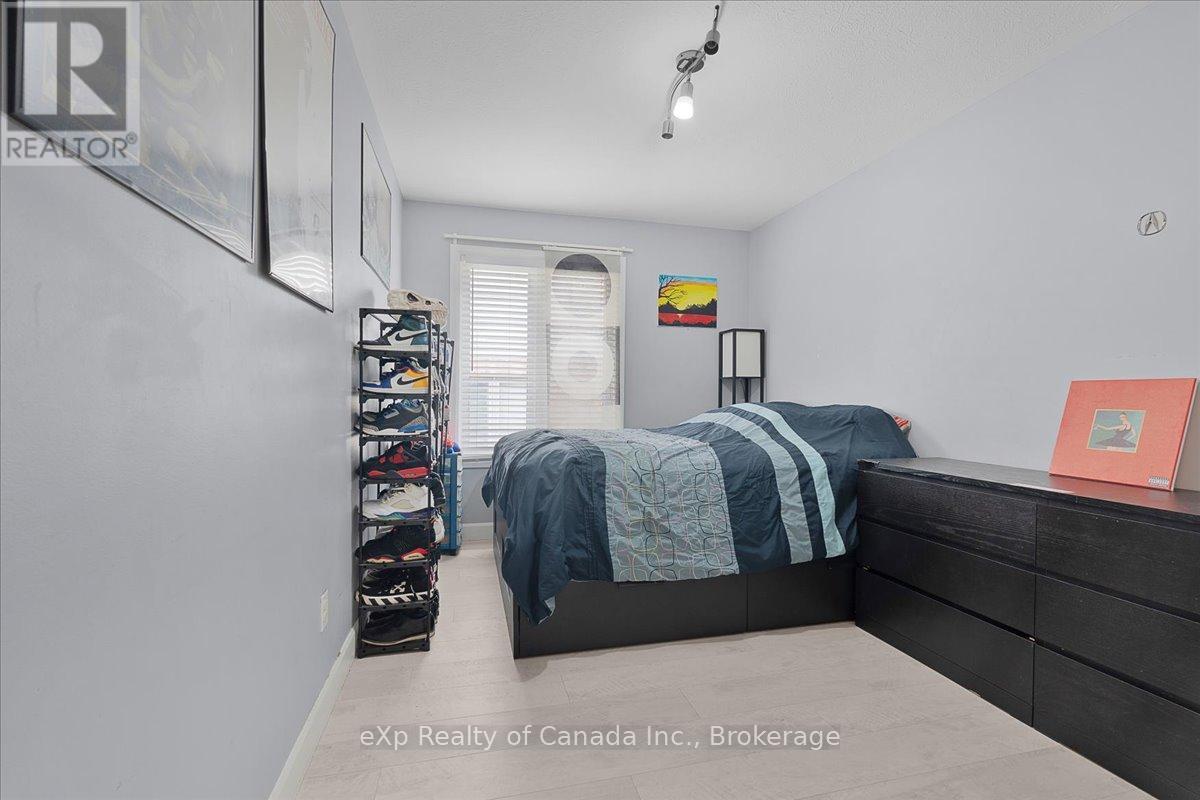 69 Neutral Avenue, Woodstock, Ontario  N4T 1S7 - Photo 22 - X12235044