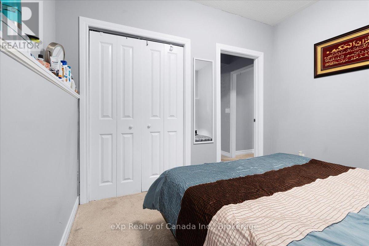 69 Neutral Avenue, Woodstock, Ontario  N4T 1S7 - Photo 26 - X12235044