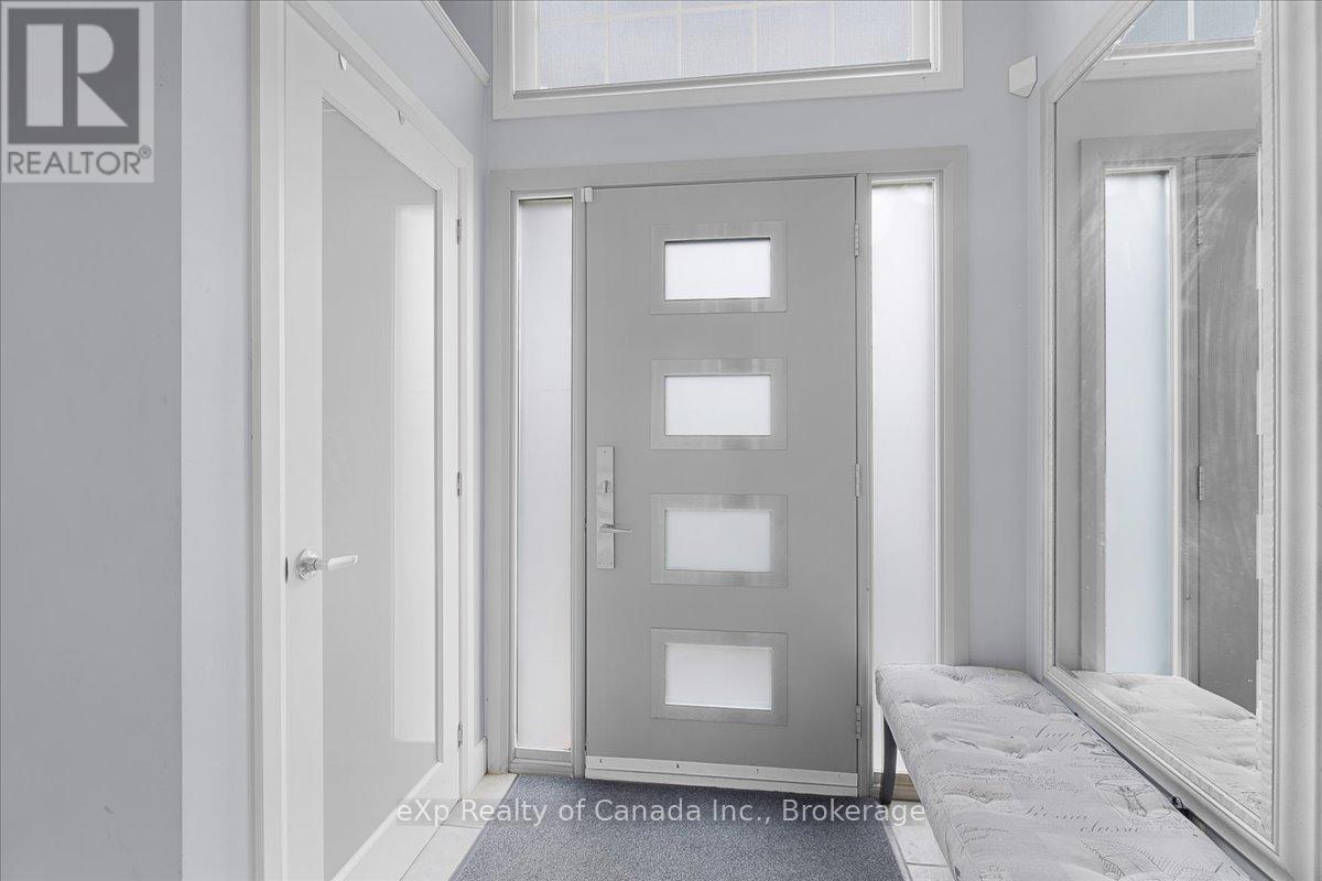 69 Neutral Avenue, Woodstock, Ontario  N4T 1S7 - Photo 7 - X12235044